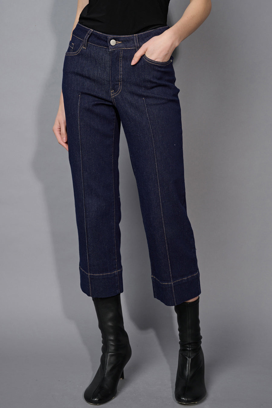 Wide-Leg Cropped Jeans