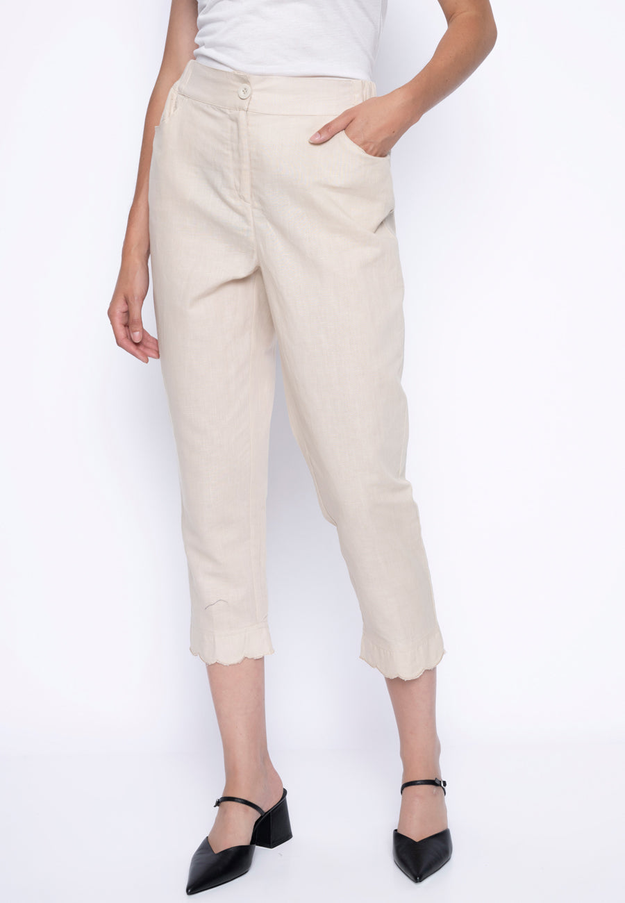 Scalloped Edge Capri Pants
