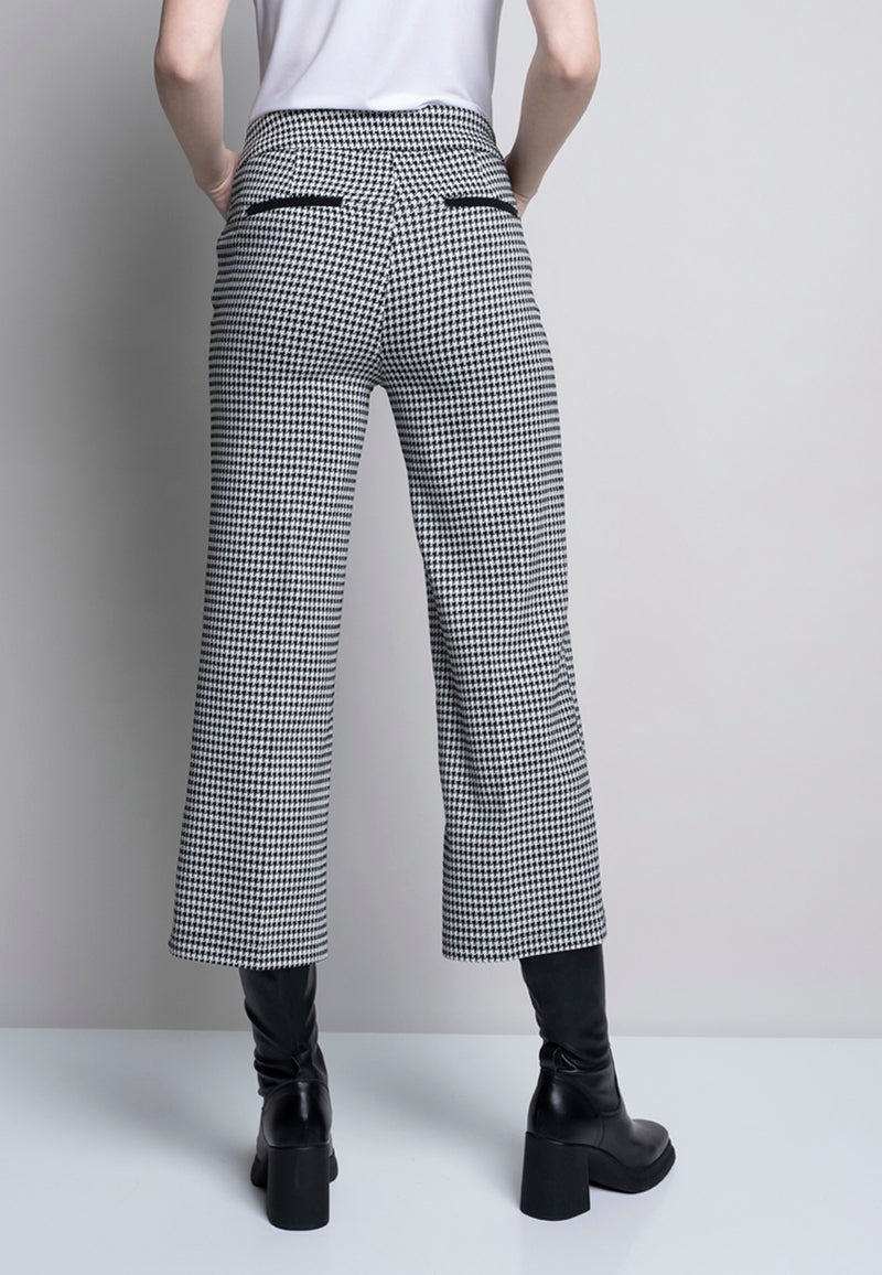 Piping Detailed Wide-Leg Cropped Pants Back View