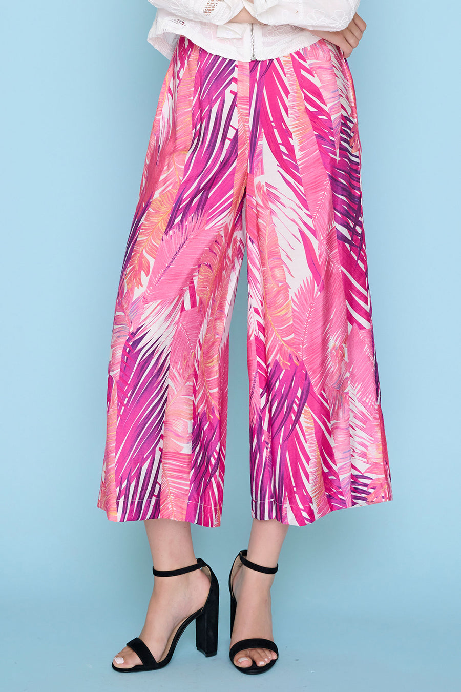 Wide-Leg Leaf-Printed Cropped Pants