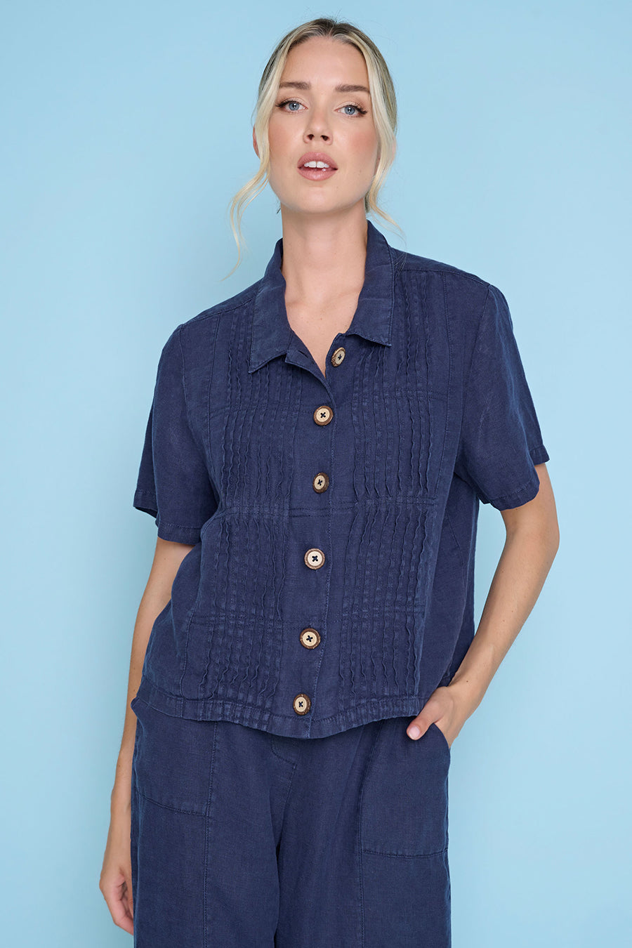Short-Sleeves Pleated Detailed Jacket